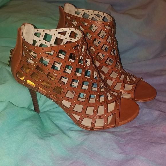 Michael Kors Camel Brown Cage Heels w/Gold Details - Picture 3 of 8